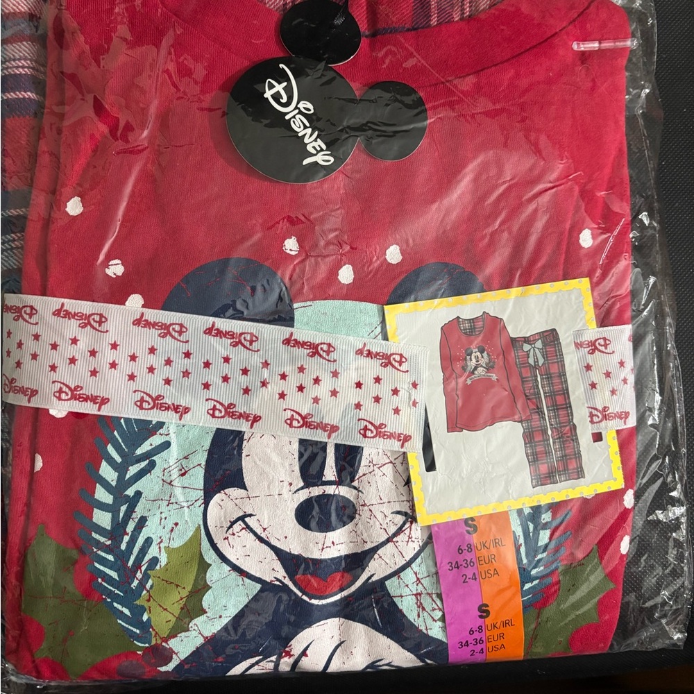 NWT Women's Disney's Mickey Mouse Long Sleeve Pajama Top & Bottom with pockets. - Picture 4 of 7